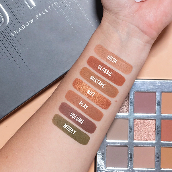 Paleta farduri nude muted 