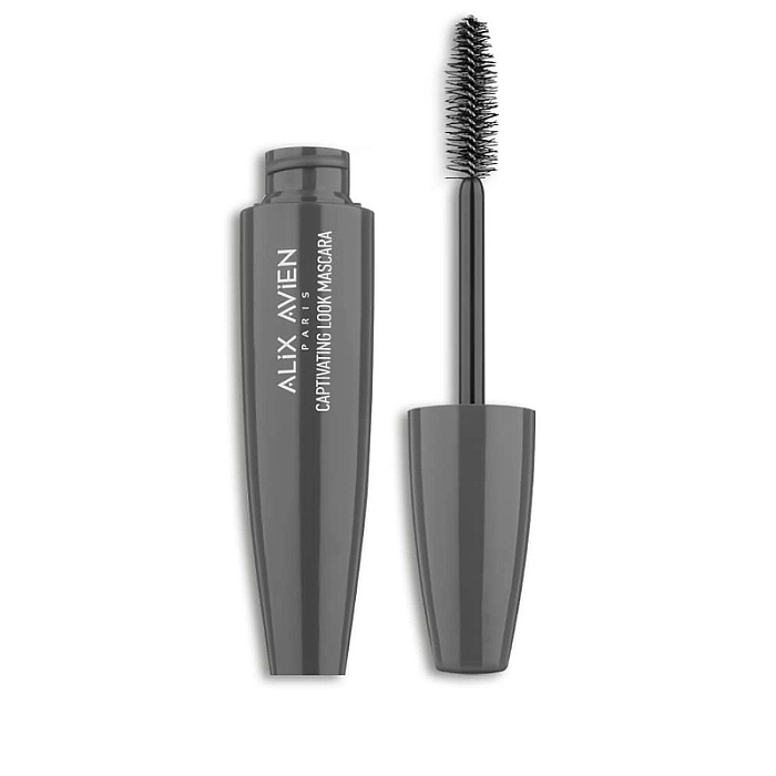 Mascara captivating look
