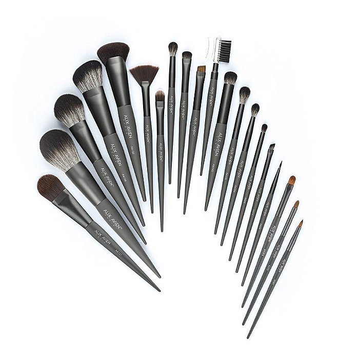 Pensula pentru aplicarea fondului de ten foundation brush aa122