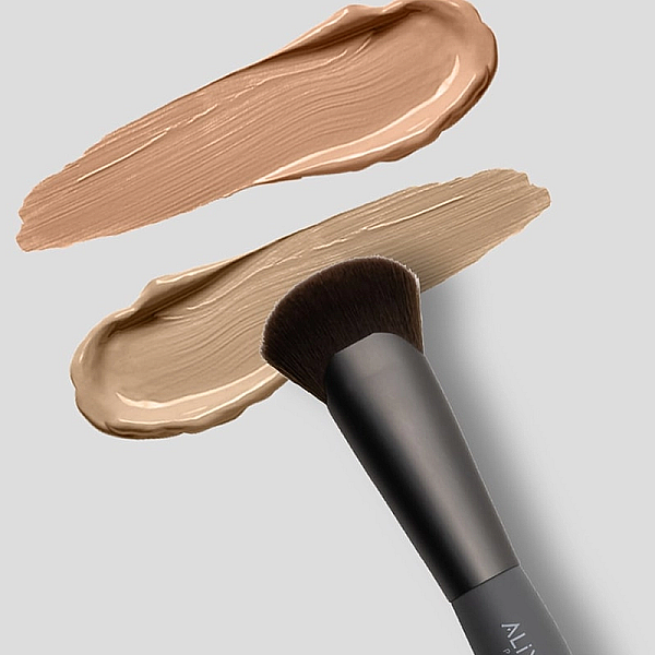 Pensula pentru aplicarea fondului de ten foundation brush aa122