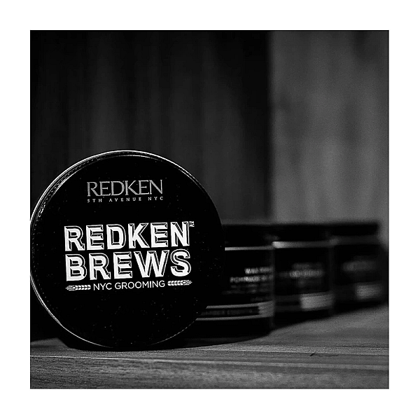 Pomada modelatoare pentru un aspect neted brews maneuver