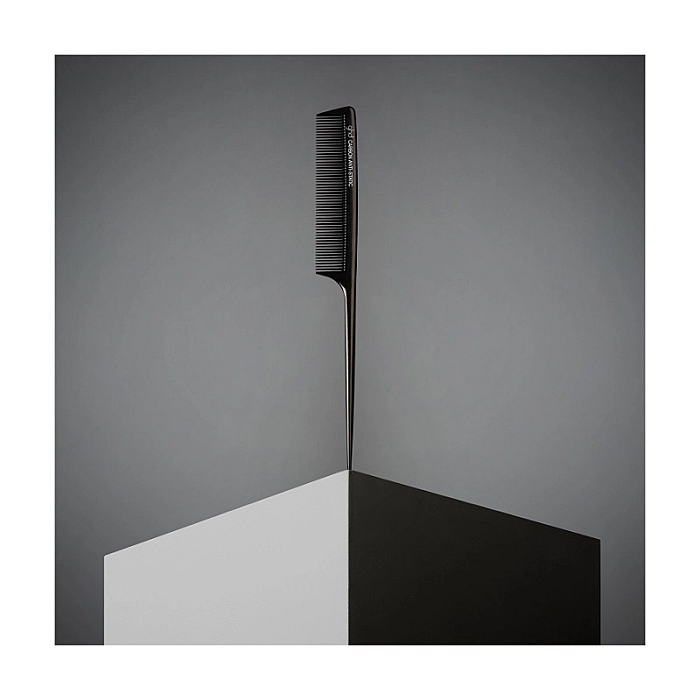 Pieptene cu dinti fini pentru tapat si sectionare the sectioner tail comb