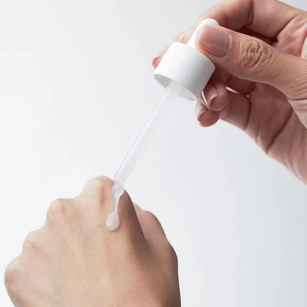 Serum facial hidratant si calmant Hydro Cera-nol Ampoule