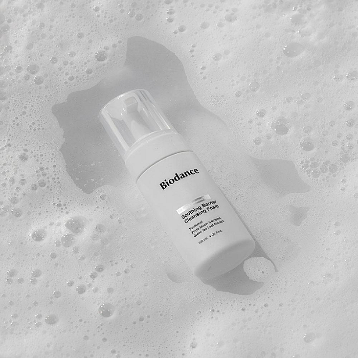 Spuma de curatare cu efect calmant Soothing Barrier Cleansing Foam