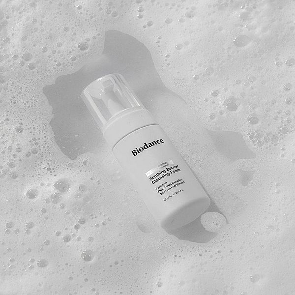 Spuma de curatare cu efect calmant Soothing Barrier Cleansing Foam