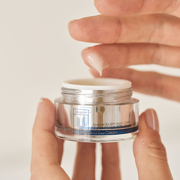 Crema anti-rid pentru zona ochilor cu peptide