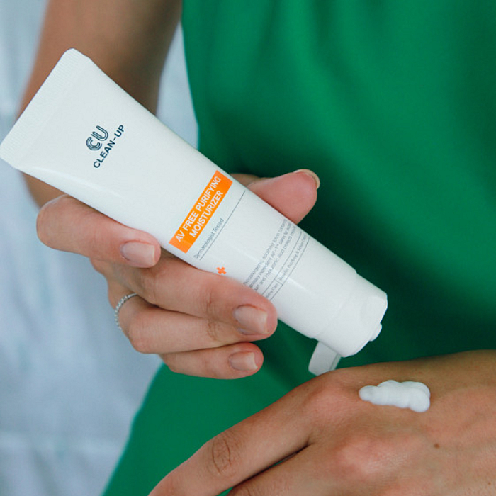 Crema hidratanta anti-imperfectiuni pentru ten gras Clean-Up