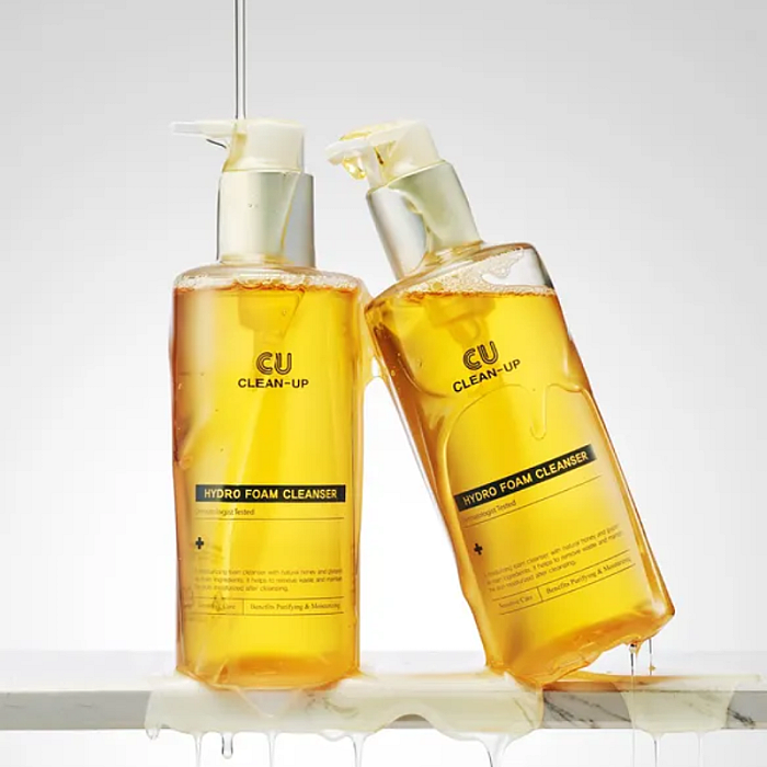 Spuma hidratanta de curatare pentru ten uscat Clean-Up