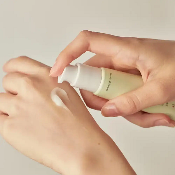 Ser iluminator cu vitamina C si Centella Asiatica Light On Serum
