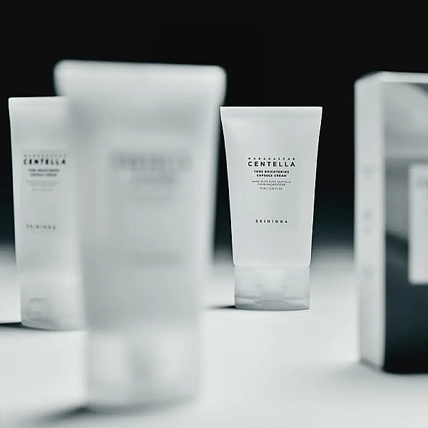 Crema calmanta cu niacinamide pentru luminozitate Madagascar Centella Tone Brightening Capsule