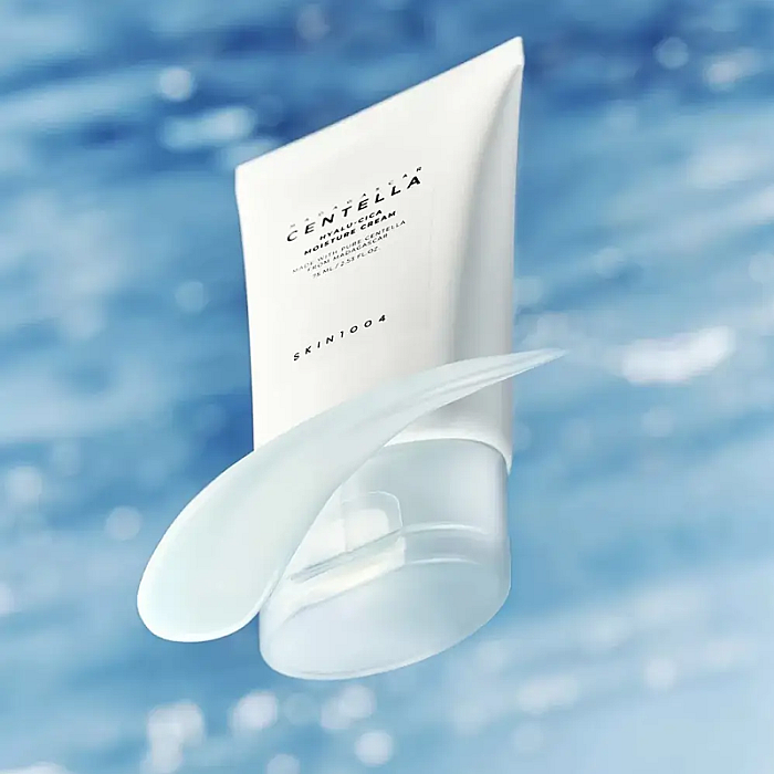 Crema hidratanta cu acid hialuronic si niacinamide Madagascar Centella Hyalu-Cica Moisture Cream