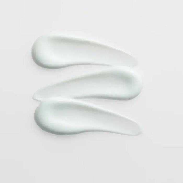 Crema hidratanta cu acid hialuronic si niacinamide Madagascar Centella Hyalu-Cica Moisture Cream