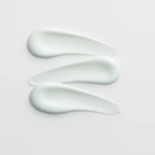 Crema hidratanta cu acid hialuronic si niacinamide Madagascar Centella Hyalu-Cica Moisture Cream