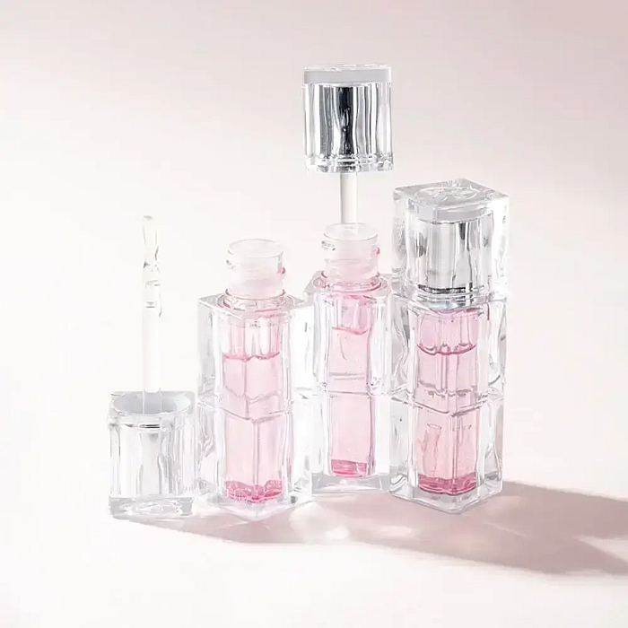 Luciu de buze cu efect de volum Waterism Lip Plumper