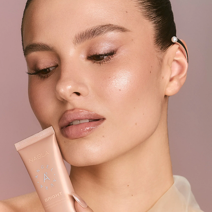 Lotiune iluminatoare cu micro-perle Angel Aura Bright