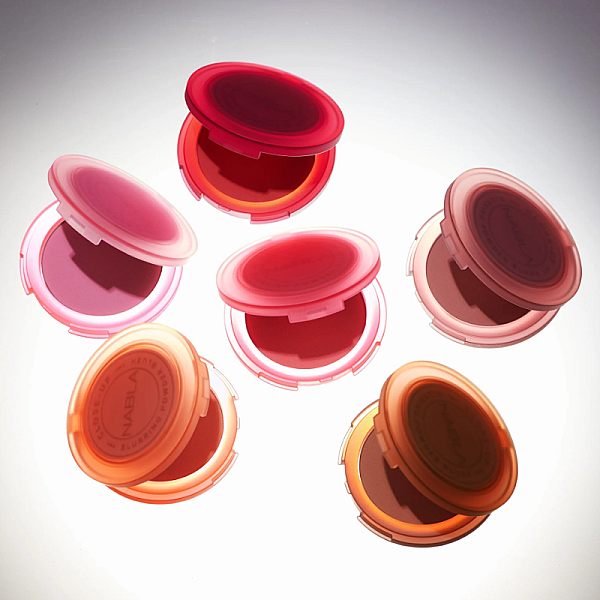 Fard de obraz mat cu efect de blur Close-Up Blurring Powder Blush