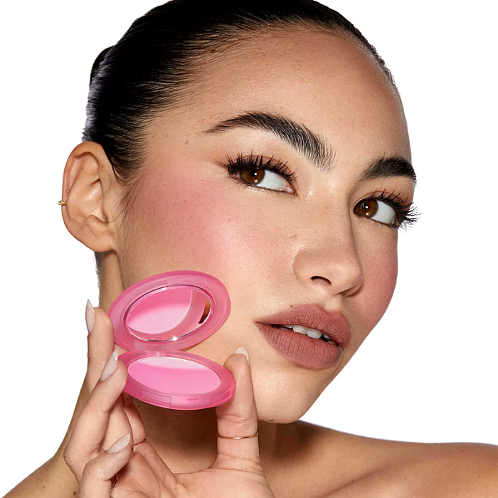 Fard de obraz mat cu efect de blur Close-Up Blurring Powder Blush