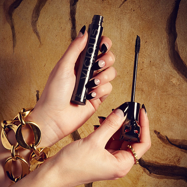 Mascara cu efect de volum si definire Vicious
