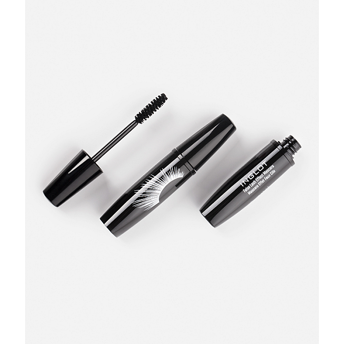 False lash effect mascara 
