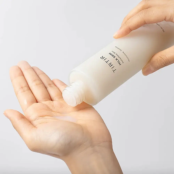 Toner hidratant si calmant cu acid hialuronic si niacinamide pentru ten sensibil Milk Skin Toner