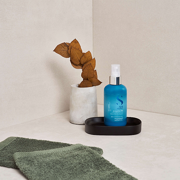 Lotiune leave-in pentru par ondulat Semi di Lino Curls Enhancing Milk 