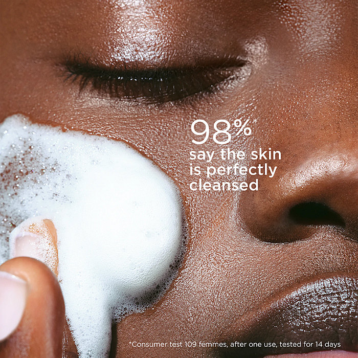 Spuma de curatare si demachiere Gentle Renewing Cleansing Mousse