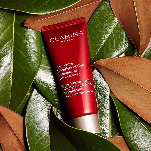 Crema anti-rid regeneratoare pentru gat si decolteu Super Restorative