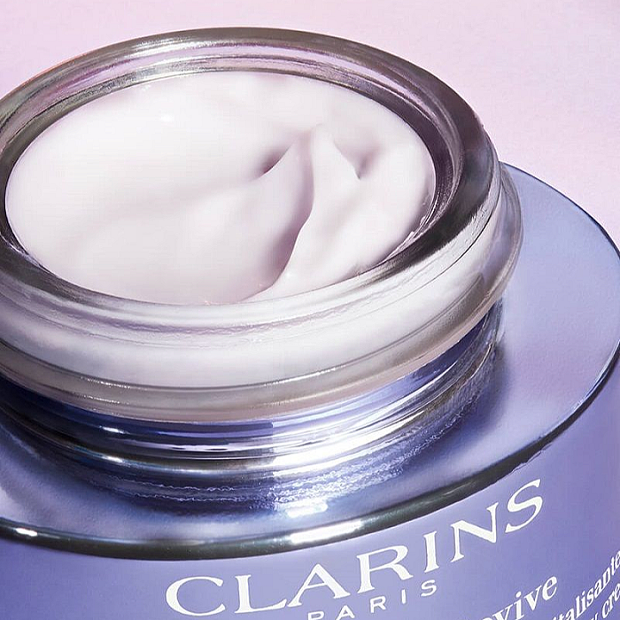 Crema de zi anti-imbatranire pentru ten matur Nutri Lumiere Revive