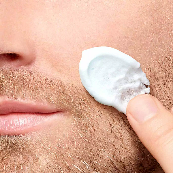 Gel spumant pentru barbierit Smooth Shave Foaming