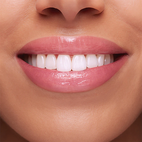 Luciu de buze hidratant cu peptide Lip Perfector