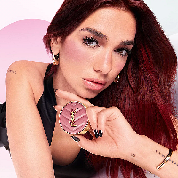 Fard de obraz Make Me Blush Bold Blurring Blush