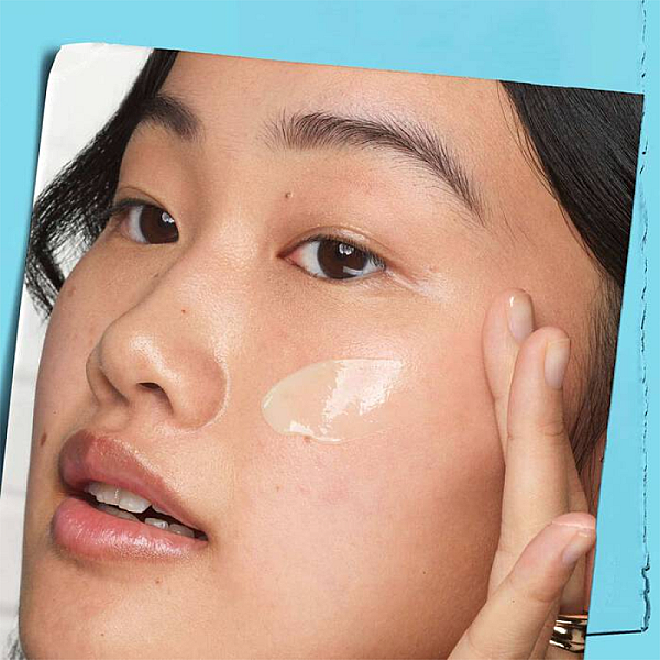 Crema antirid cu textura lejera pentru toate tipurile de ten Super Multi-Corrective Cream Soft