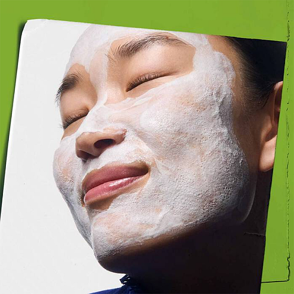 Gel de curatare cu argila alba Rare Earth Deep Pore Daily Cleanser