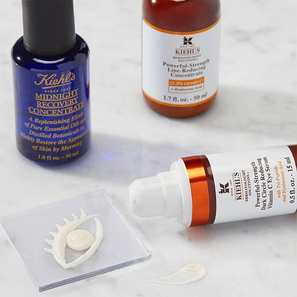 Serum pentru ochi cu vitamina C Powerful-Strength Line-Reducing & Dark Circle-Diminishing Vitamin C Eye Serum