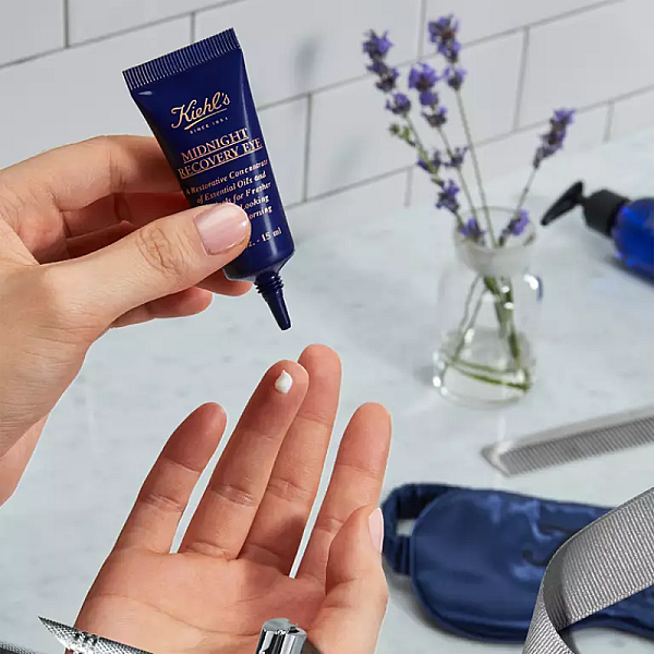Crema reparatoare antirid de noapte pentru ochi Midnight Recovery Eye