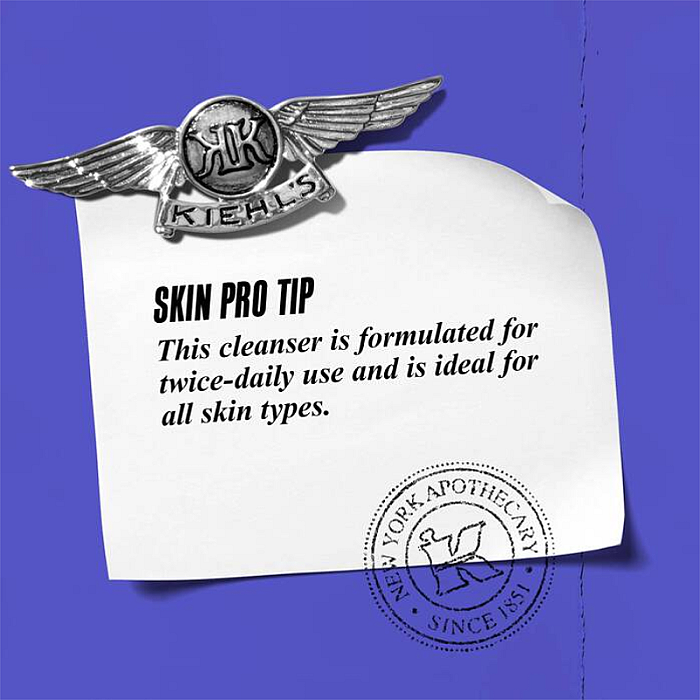 Gel de curatare si exfoliere Clearly Corrective Brightening & Exfoliating Daily Cleanser