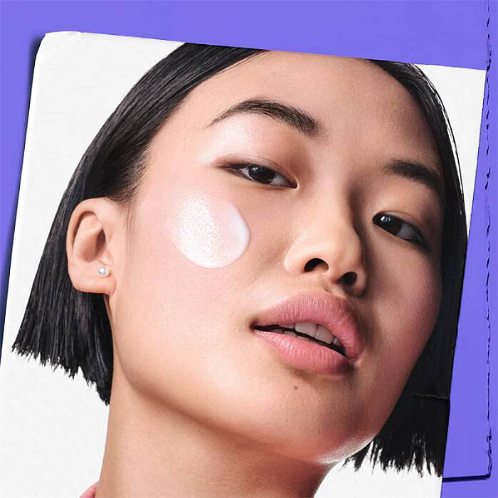 Emulsie calmanta cu Niacinamide Clearly Corrective Clarity-Activating Soothing Emulsion