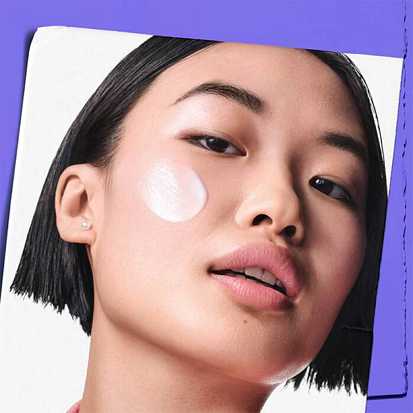Emulsie calmanta cu Niacinamide Clearly Corrective Clarity-Activating Soothing Emulsion