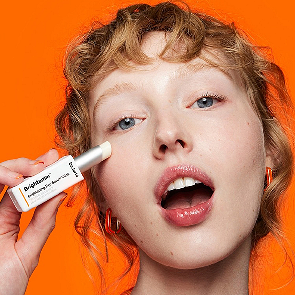 Ser stick iluminator pentru conturul ochilor Brightamin Brightening Eye Serum Stick