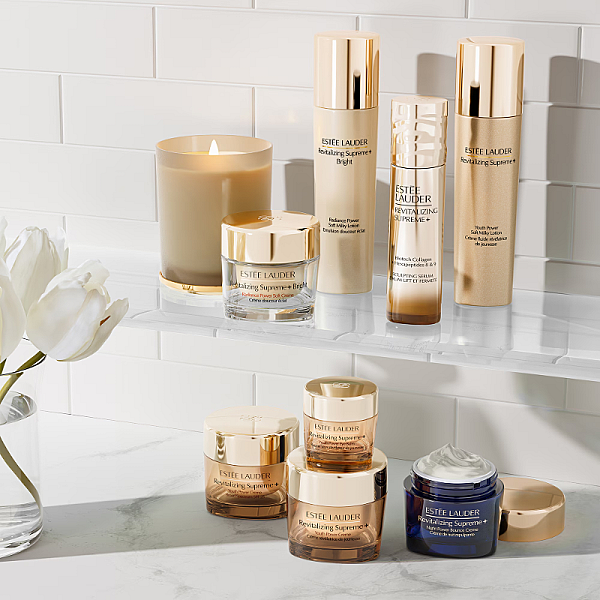 Lotiune hidratanta anti-imbatranire Revitalizing Supreme+ Youth Power Soft Milky Lotion