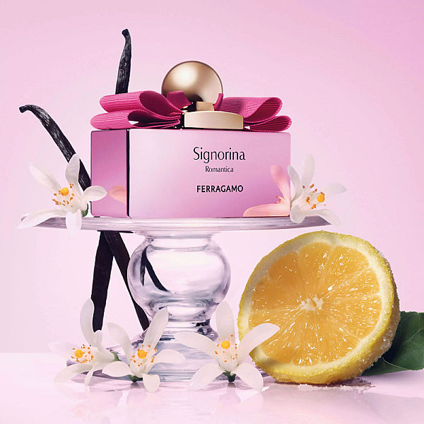 Signorina Romantica Eau de Parfum