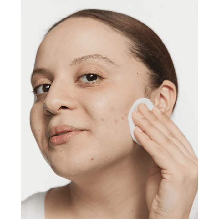 Lotiune tonica exfolianta cu acid salicilic pentru imperfectiuni Anti-Blemish Solutions Clarifying Lotion