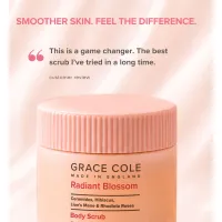 Scrub de corp cu Ceramide si Hibiscus Radiant Blossom Earth Body Scrub