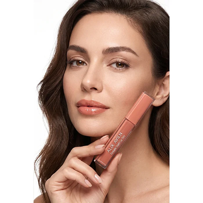 Tint de buze hidratant si waterproof Delicate Glam Lip Tint