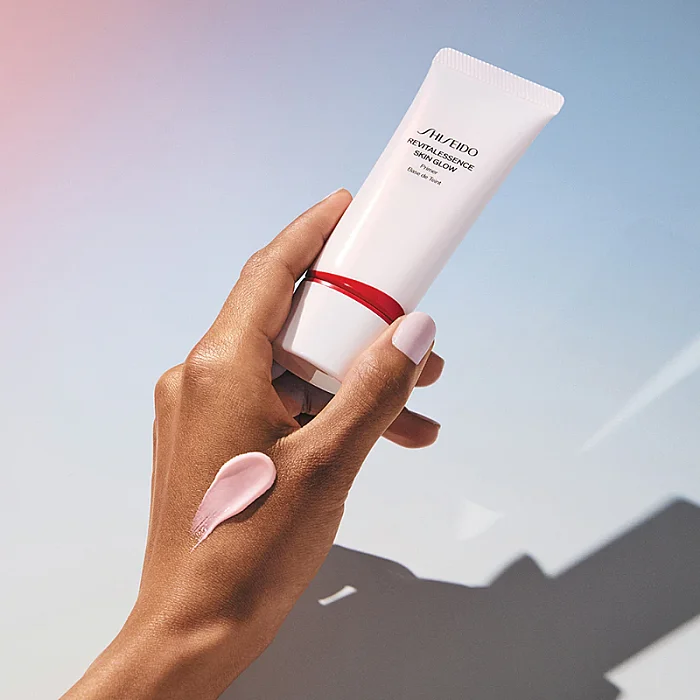 Baza de machiaj iluminatoare cu SPF 25 Revitalessence Skin Glow Primer