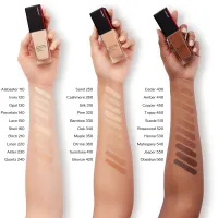 Fond de Ten cu efect radiant cu SPF 30 Synchro Skin Radiant Lifting Foundation
